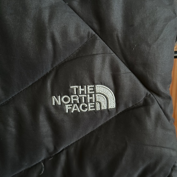 The North Face Black Puffer Vest - Picture 7 of 7
